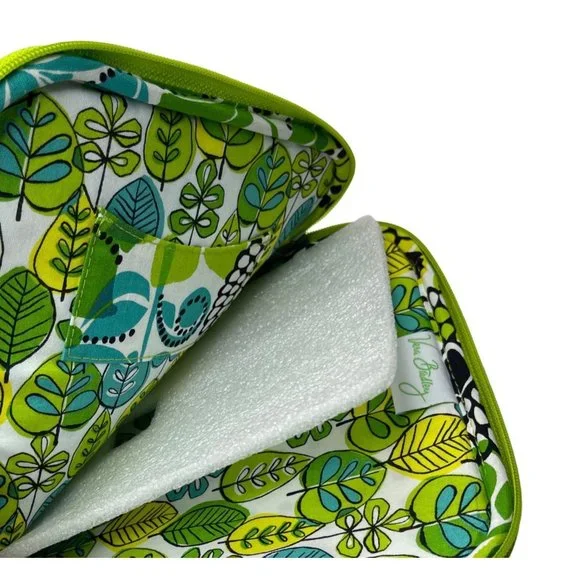 Vera Bradley quilted “Limes Up” retired pattern 2 side zip 8.5x10.5” iPad cover - Picture 4 of 7